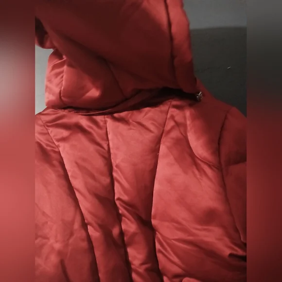 GUC Duck Down Calvin Klein Burgundy Hooded Jacket - Picture 5 of 9